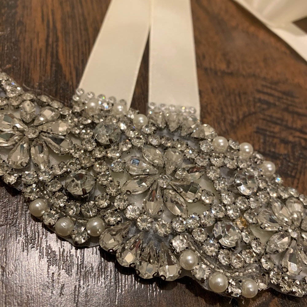 NWOT Rhinestone Encrusted Bridal Belt
